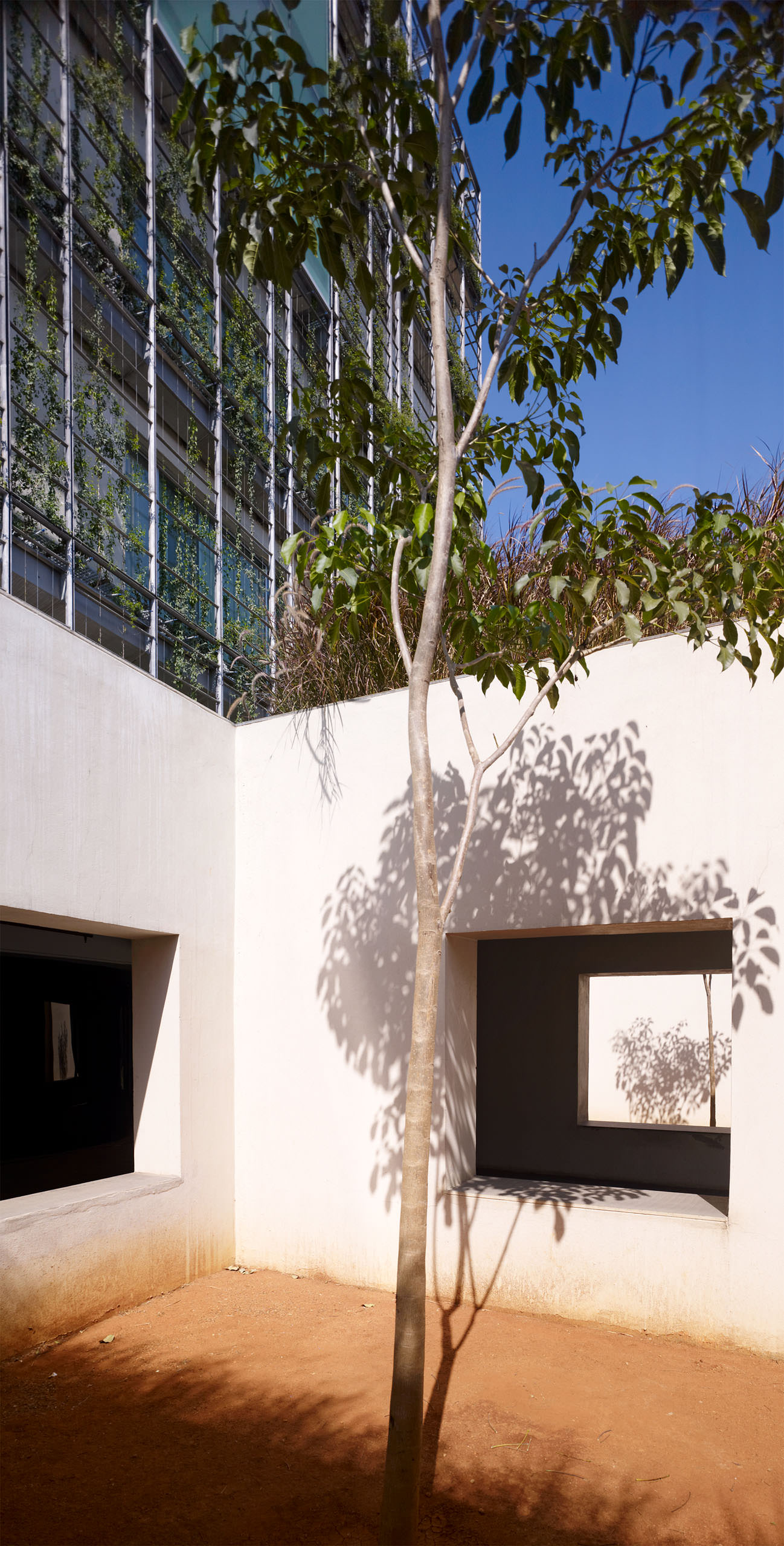 E12375 032398p j2560